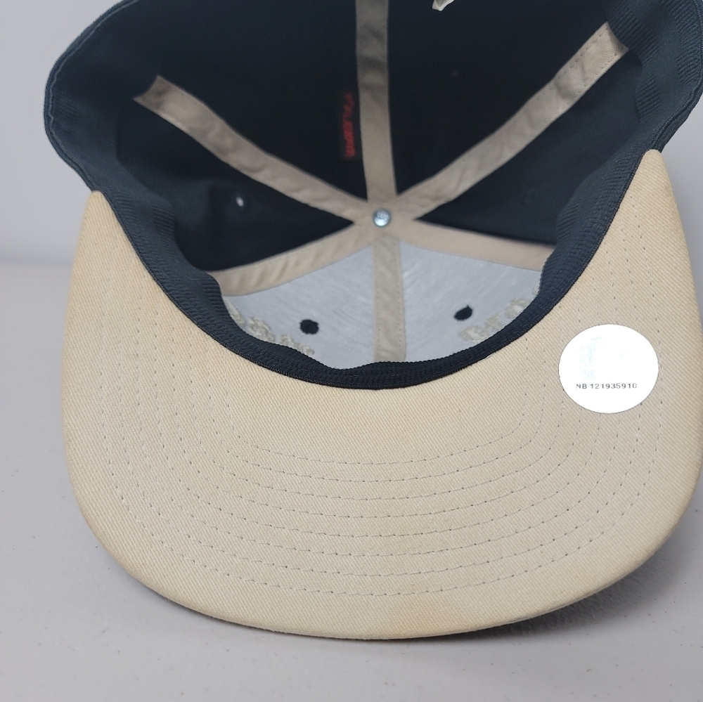 Los Angeles Lakers NBA Champions 2010 Adidas Official Locker Room Fitted Cap Hat - Picture 8 of 9